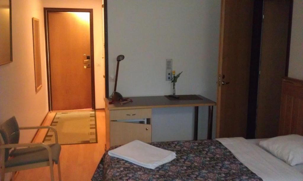 Отель Hotel Tulikettu Соткамо